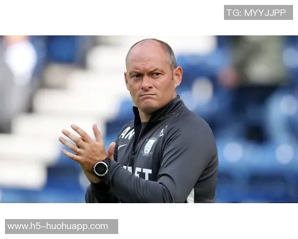 前狼队主帅加里奥尼尔即将执教斯特拉斯堡双方达成原则性一致