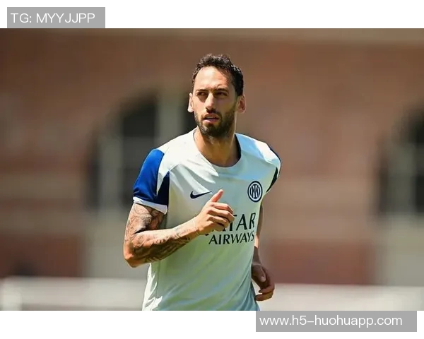 国米官方宣布恰尔汗奥卢左小腿肌肉拉伤将进行伤情评估